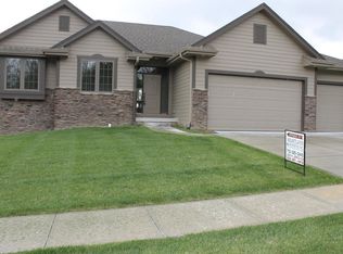 28 Kingsridge Dr N, Council Bluffs, IA 51503