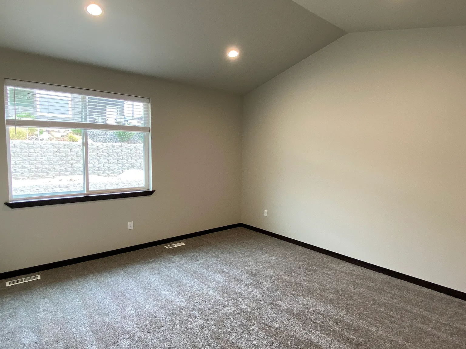 3 bed, 1618 sqft, $2,650 — Photo 3