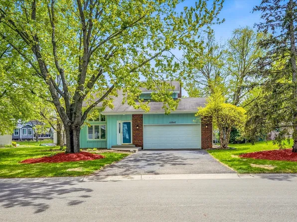 10247 Nottingham Trl, Eden Prairie, MN 55347