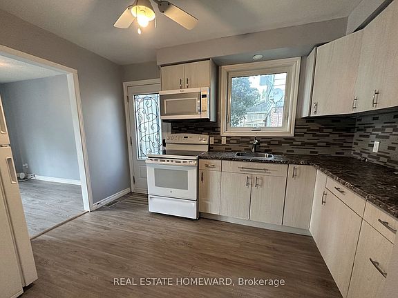 2nd image of 511 Harris Ct