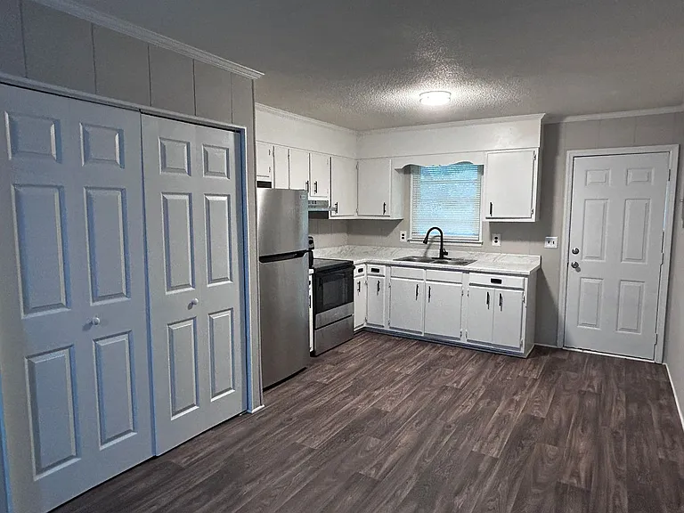 115 Cox Avenue — Photo 5