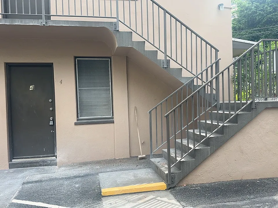 1849 Kaioo Dr