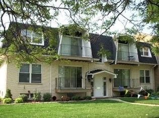 5733 W 103rd St APT 2W, Oak Lawn, IL 60453