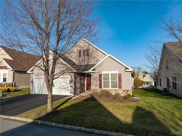 6508 Betsy Ross Cir, Bethlehem, PA 18017