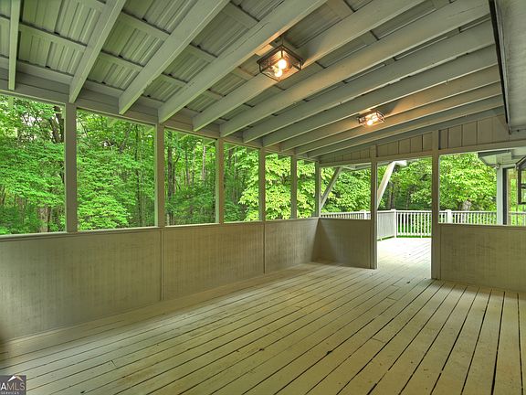 5th image of 232 Chestnut Gap Rd