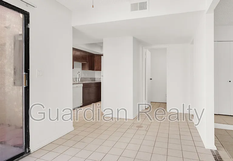2639 Jacyra Ave — Photo 8