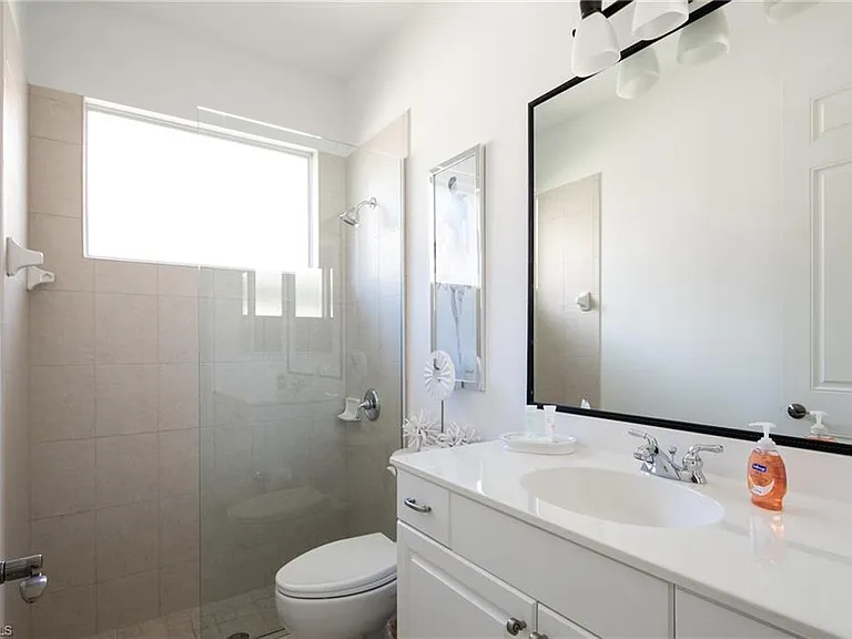 982 Tivoli Ct — Photo 31