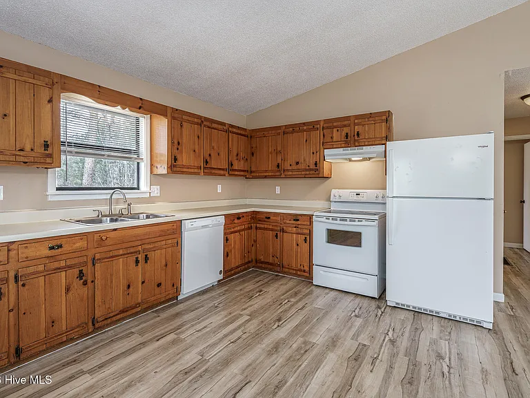 70 Beaver Ridge Trl — Photo 5