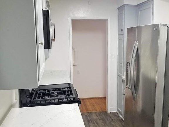 3rd image of 354 Palomar Ave #354