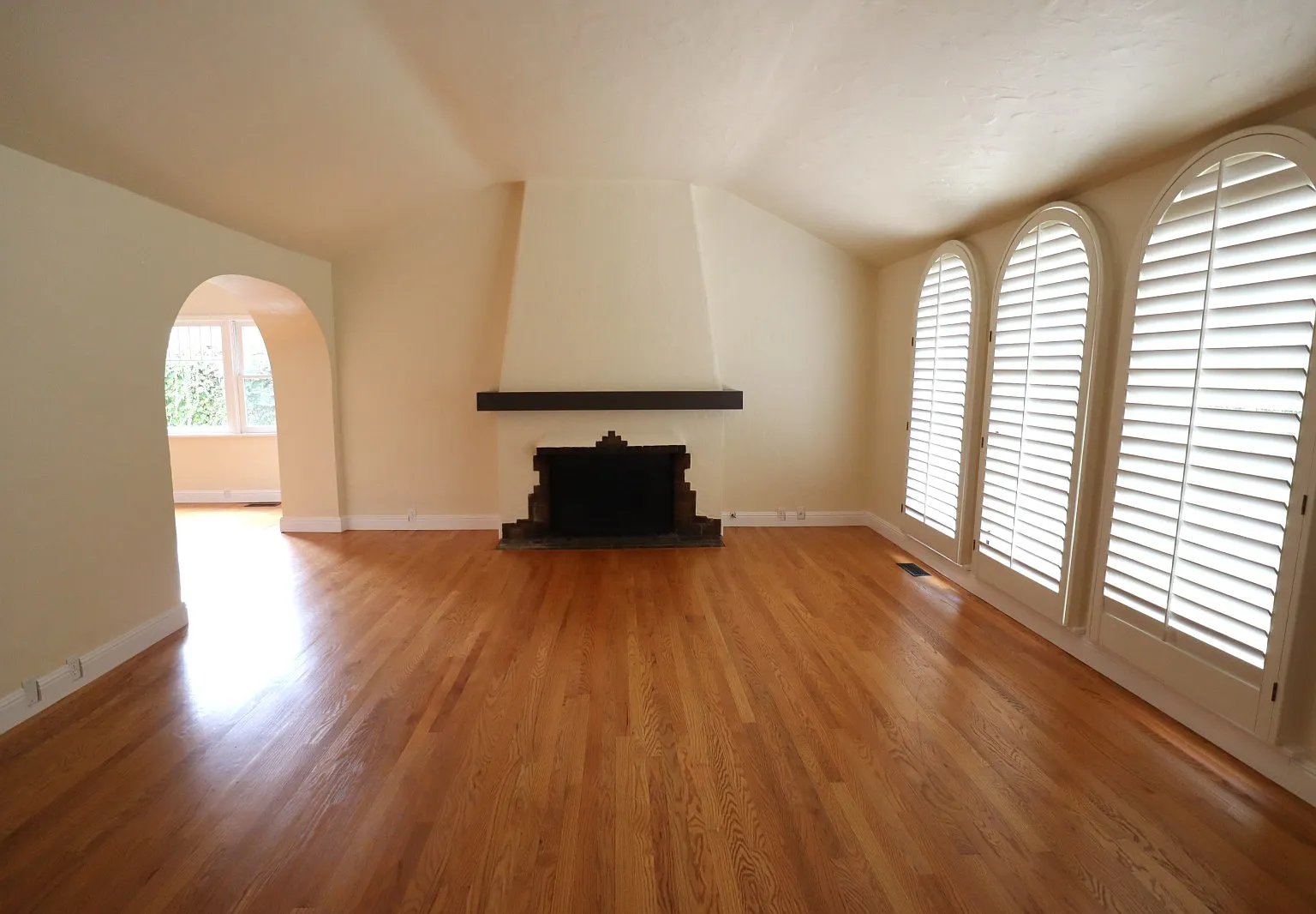 3 bed, 1773 sqft, $5,800 — Photo 2