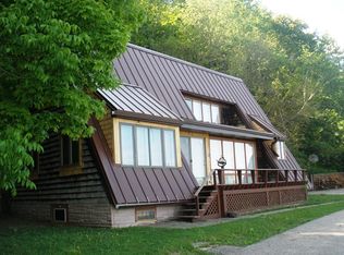 1540 River View Rd, Lansing, IA 52151