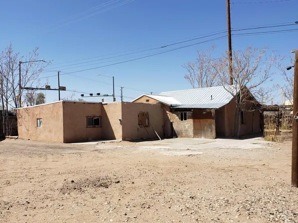 2808 Arenal Rd SW, Albuquerque, NM 87105