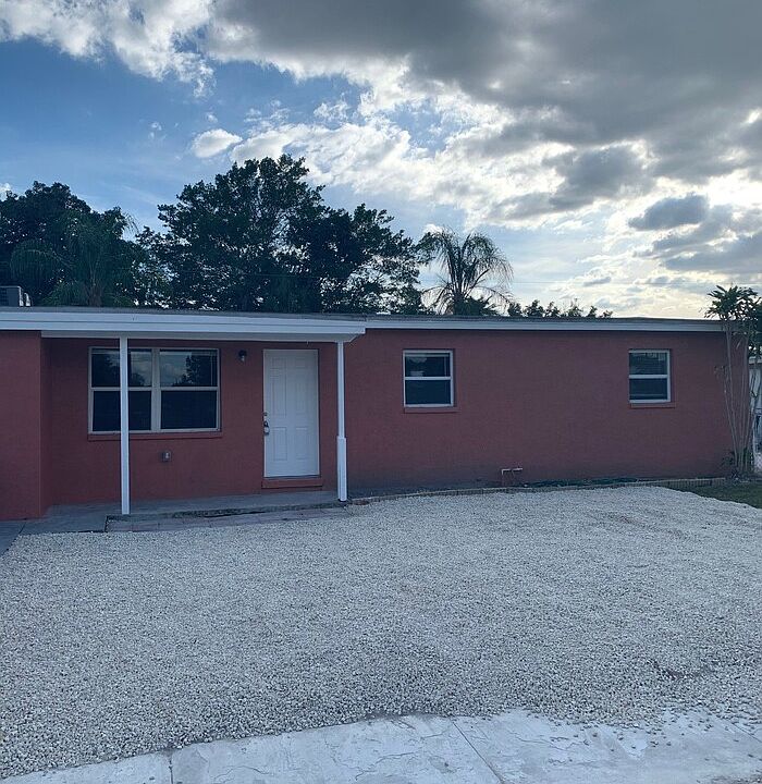 1st image of 893 Coconut Dr