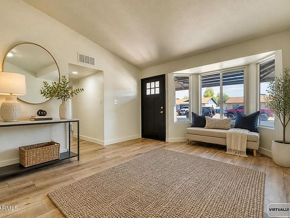 3rd image of 3722 E GLADE Avenue