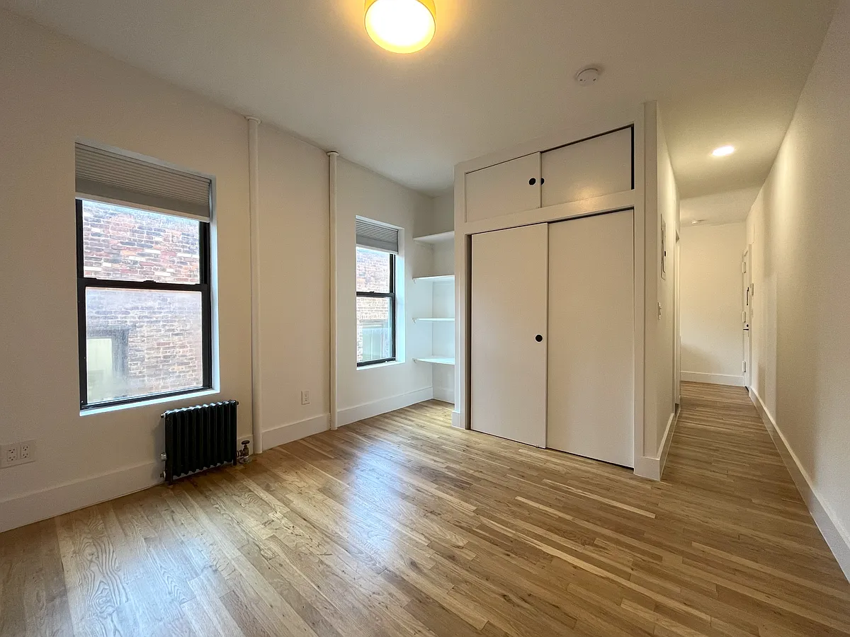 Building Photo - 35 Bedford St #23