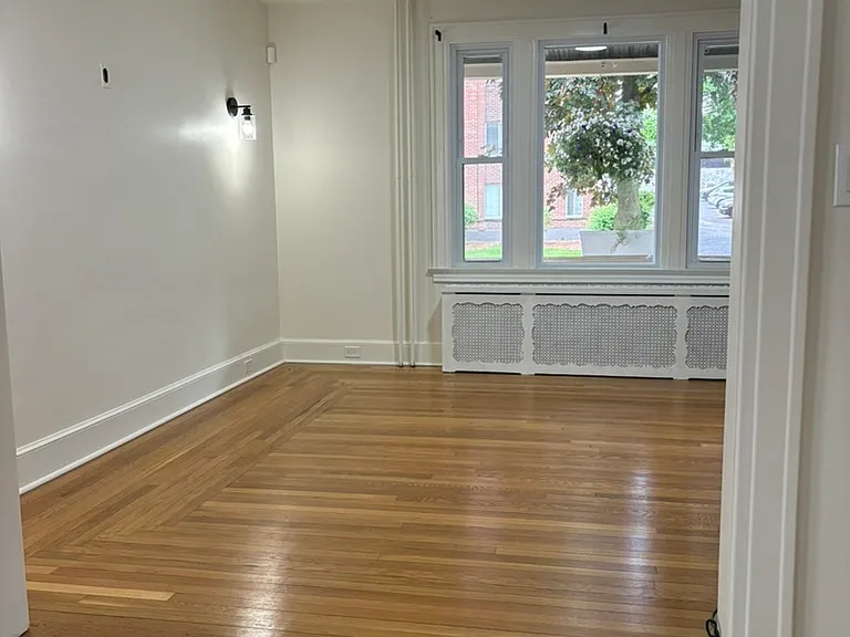 132 Grand St #A — Photo 3
