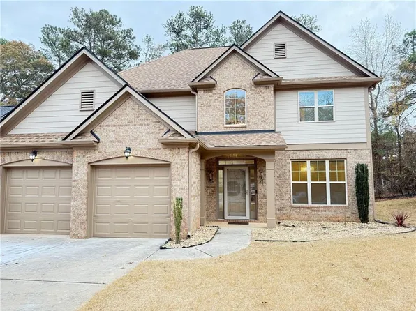 3925 Dunaire Dr, Stone Mountain, GA 30083