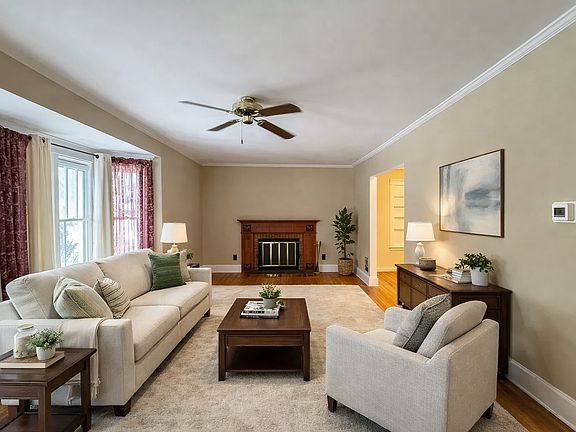 3rd image of 37 Arlington Rd #1