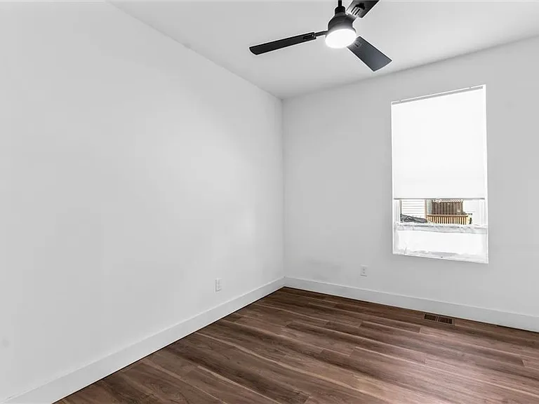 598 Formwalt St SW #A — Photo 20