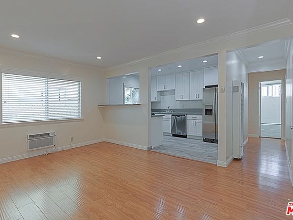 3rd image of 12757 Matteson Ave