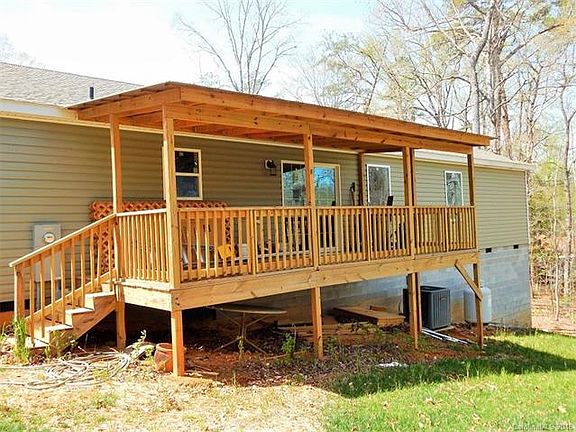 2nd image of 324 Tamarind Dr