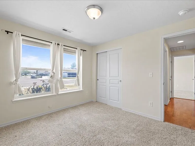 5708 Ochoco Ln — Photo 9