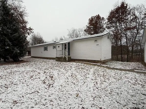 21275 Jefferson Rd, Morley, MI 49336