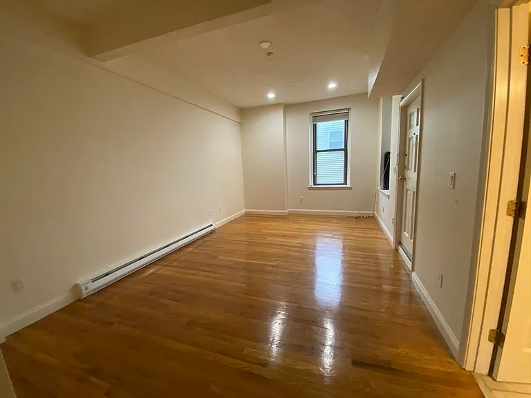 1004 Bennington St #1 — Photo 6