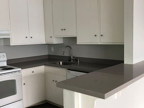 2nd image of 4680 Hamilton Ave #B