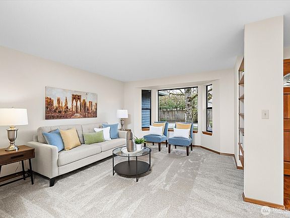 4th image of 3910 Maple Road