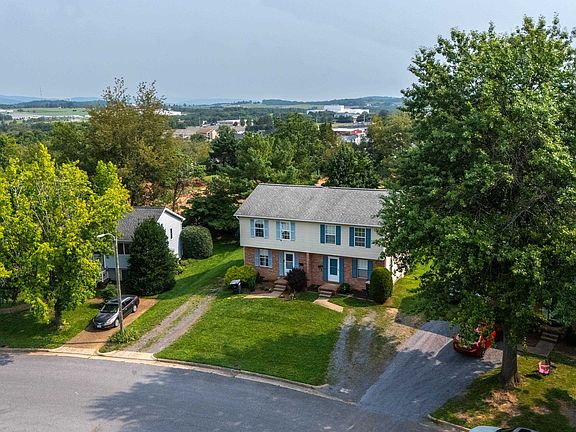 4th image of 921 Northfield Ct