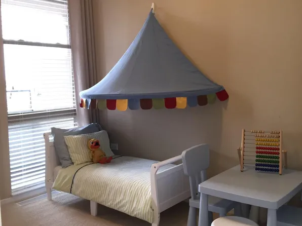 324 N Jefferson St APT 303, Chicago, IL 60661