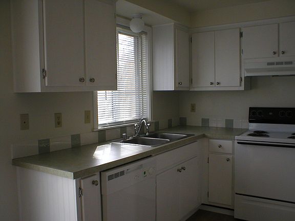 2nd image of 6029 57th Dr NE