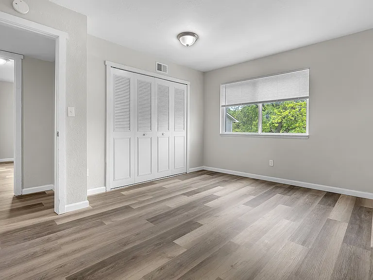 Camelot Place — Photo 19