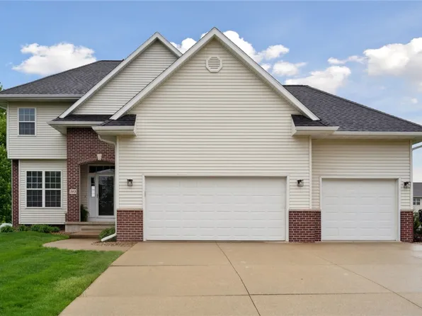 385 Brougham Rd, Robins, IA 52328