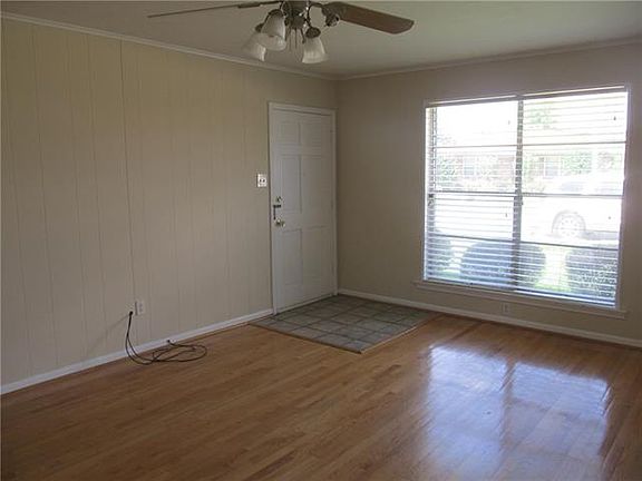 3rd image of 917 Giuffrias Ave