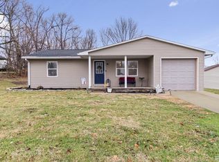 7912 Oak Grove Rd, Newburgh, IN 47630