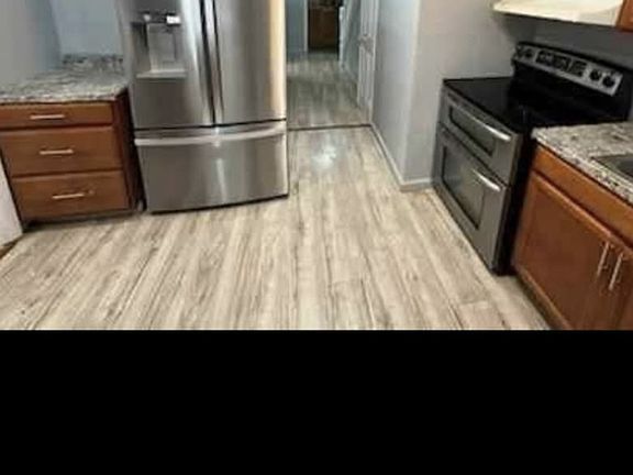 2nd image of 1430 Main St