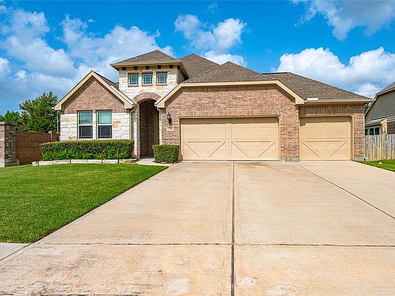 2nd image of 3216 Parker Dr