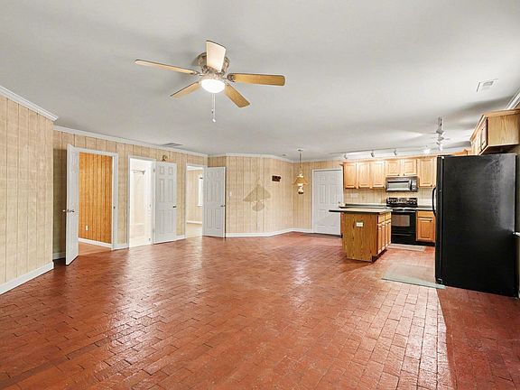 4th image of 1021 Pebblebrook Dr