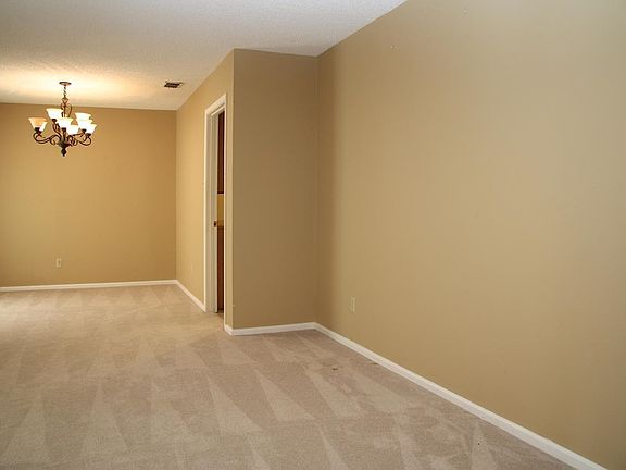 2nd image of 25 Marguerite Dr