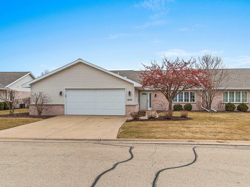 1st image of 1693 Twin Lakes Cir