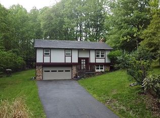 3257 Beeson Rd, Lashmeet, WV 24733