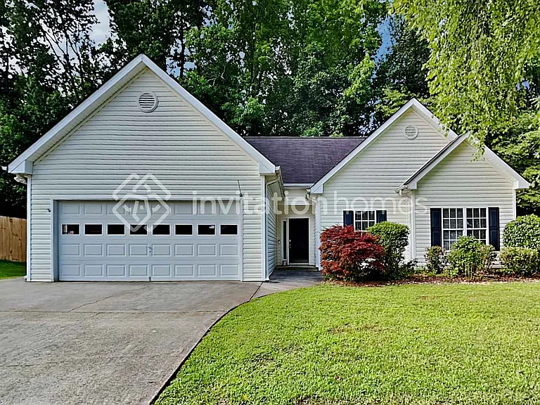 304 Apache Dr — Photo 1