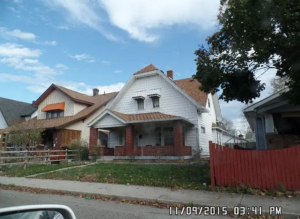 253 N Pershing Ave photo 1