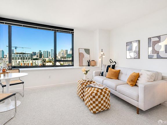 3rd image of 250 King St Unit 1004