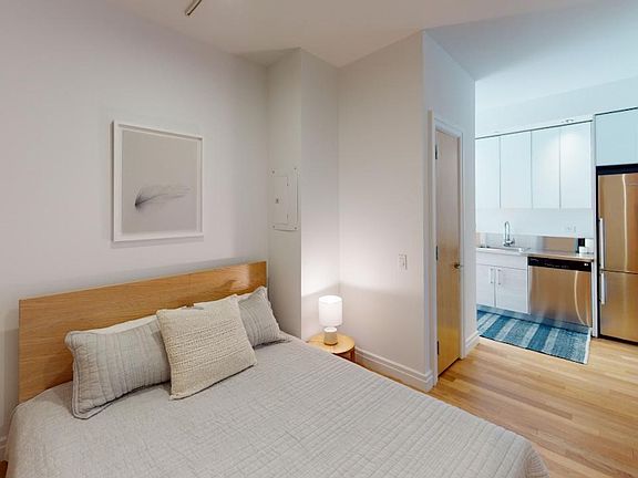 3rd image of 550 W 54th St APT 612