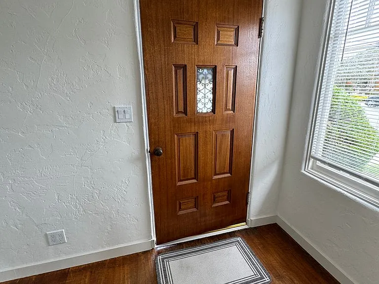 401 Willow St — Photo 3