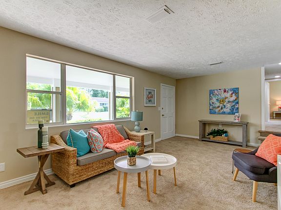 4th image of 6421 Solandra Dr S