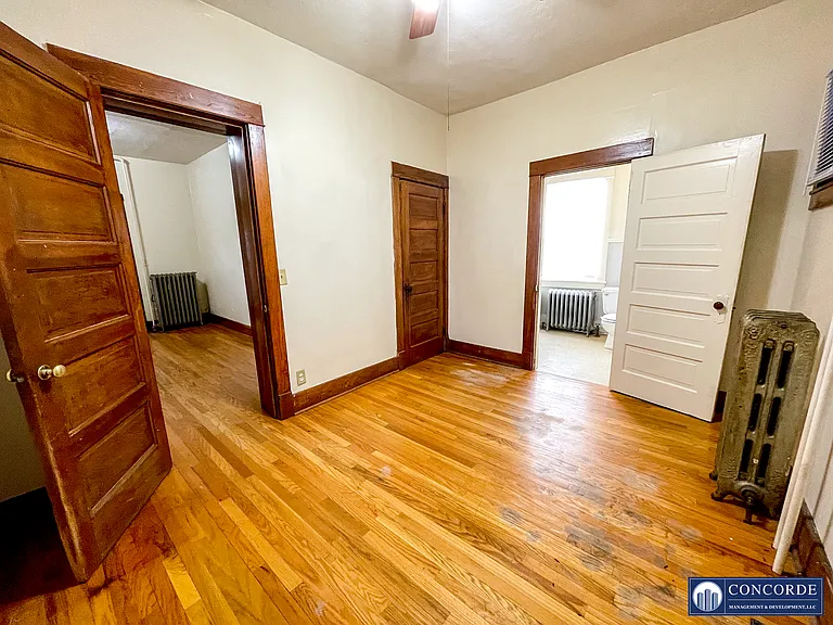 1129 Plum St — Photo 2